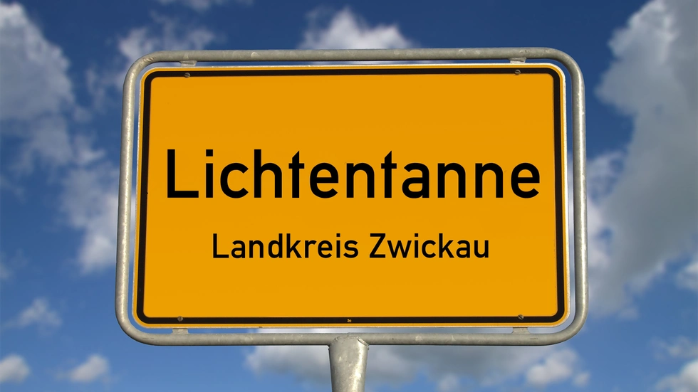 Das Ortseingangsschild von Lichtentanne. 