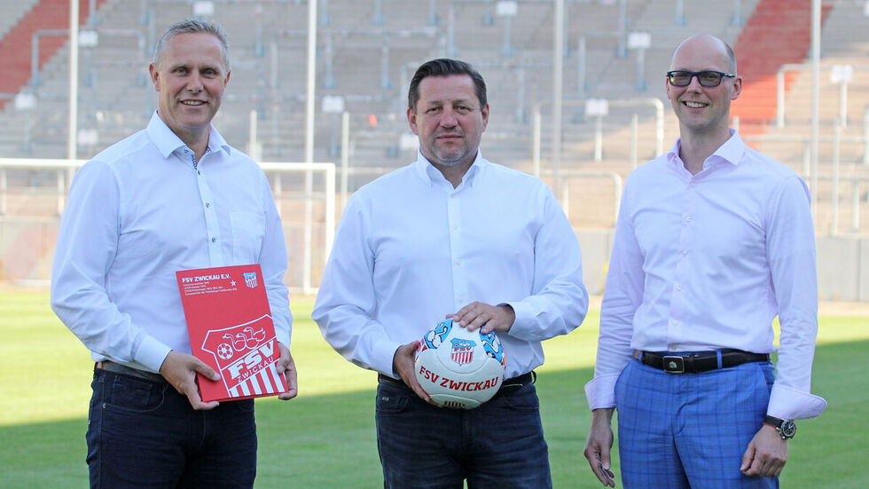 Vorstand Toralf Wagner (v.l.), Geschäftsführer Olaf Albrecht und Vorstand Tobias Leege 