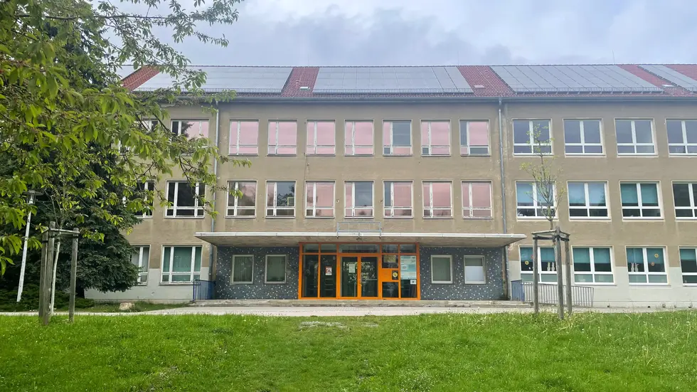 Die ehemalige Otto-Grotewohl-Schule hat nun doch eine Zukunft, folgt der Stadtrat dem neuen Vorschlag.