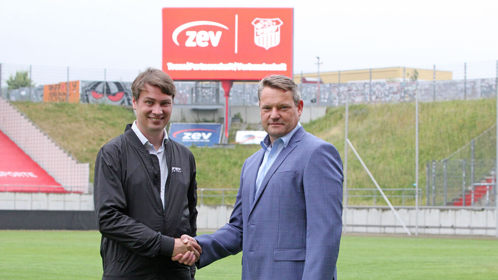 FSV-Geschäftsführer André Beuchold (links im Bild) und André Hentschel, Technischer Geschäftsführer der ZEV
