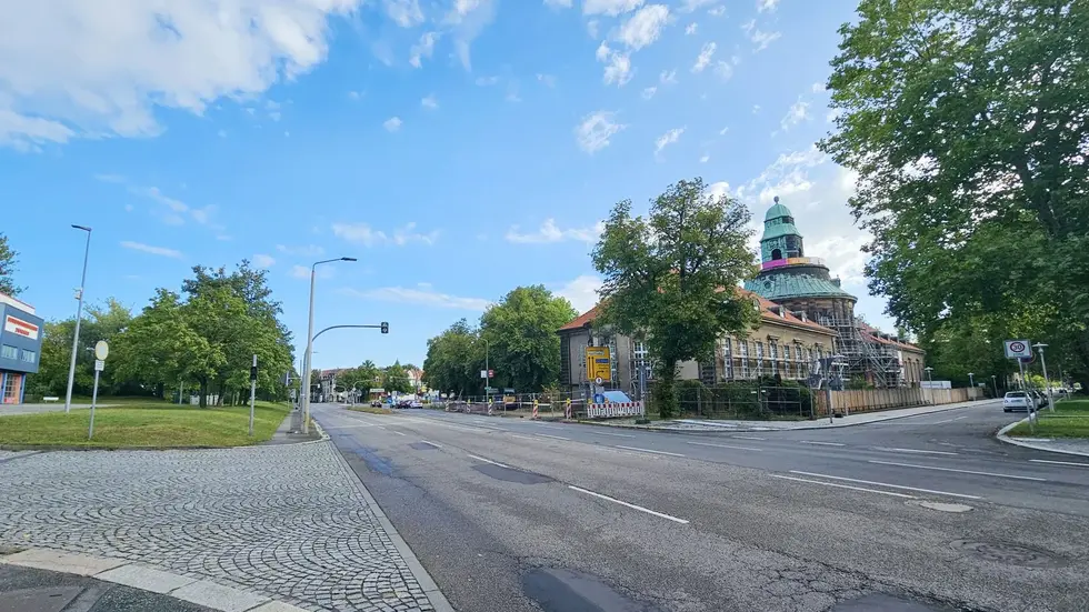 Zuerst kommt der Abschnitt zwischen Kolping- und Lessingstraße an die Reihe. Zuerst kommt der Abschnitt zwischen Kolping- und Lessingstraße an die Reihe.