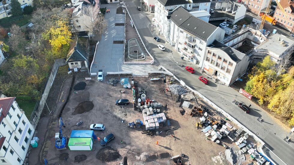 Ein Teil der Marktfläche kann bereits seit November als Parkplatz genutzt werden (oberer Bildrand). Ein Teil der Marktfläche kann bereits seit November als Parkplatz genutzt werden (oberer Bildrand).