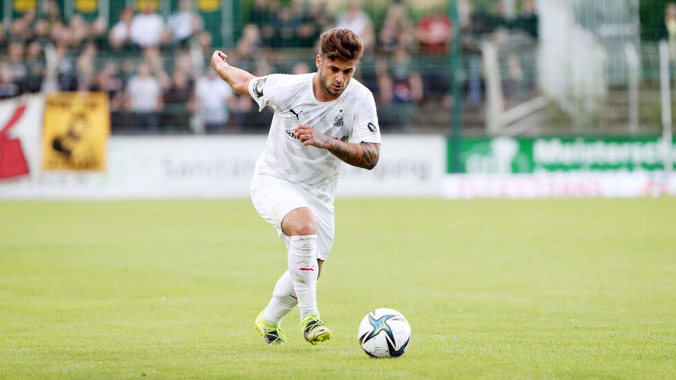 Dominic Baumann am Ball...