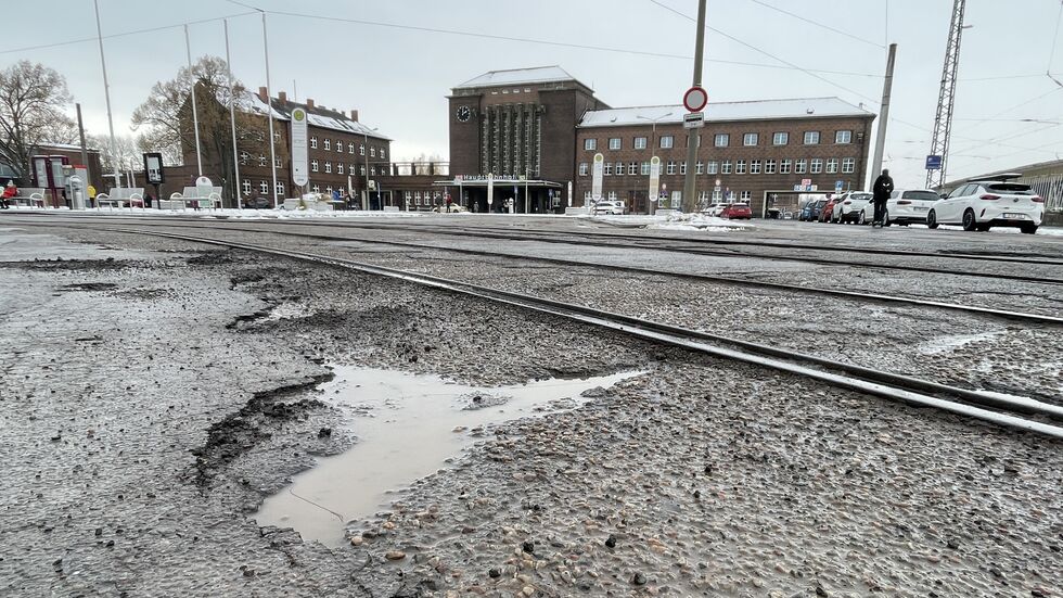 Die Erneuerung des Bahnhofsvorplatzes ist Bestandteil des Investitionspakets.