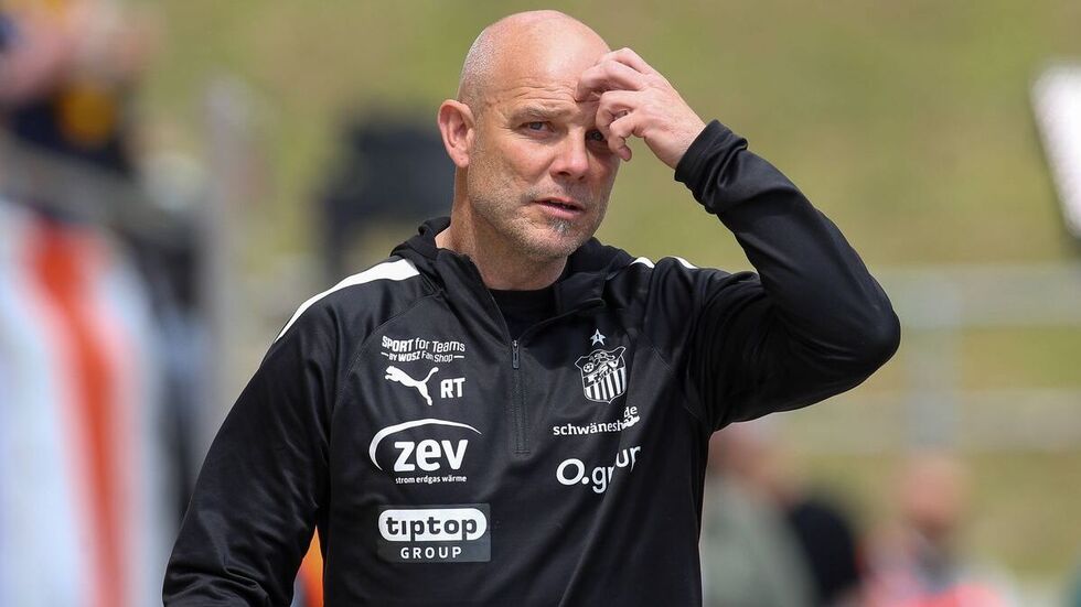 Ronny Thielemann kann keine Spielerverträge anbieten. Ronny Thielemann kann keine Spielerverträge anbieten.